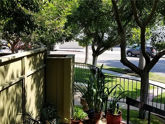 3rd image of 4187 W Sarah St #15