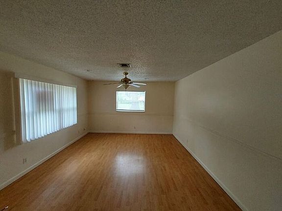 4th image of 2508 NE 15th Ave