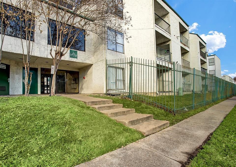 1st image of 2818 S Bartell Dr APT 12