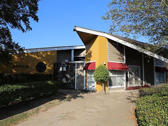 5th image of 12627 Ashford Meadow Dr APT E