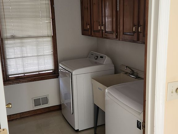 5th image of 4182 Long Branch Dr NE