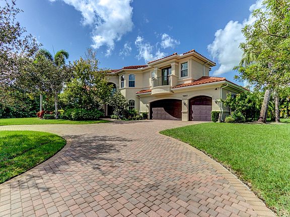 Home For Sale In Bay Hill Estates