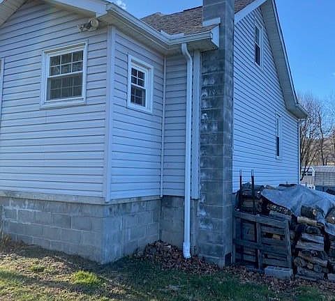 3rd image of 119 Seifert St