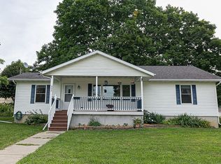 233 15th St, Marion, IA 52302