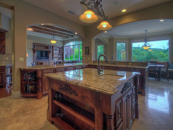 4th image of 613 Chert Ct