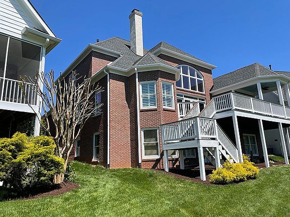 4th image of 9848 Saint Germaine Dr