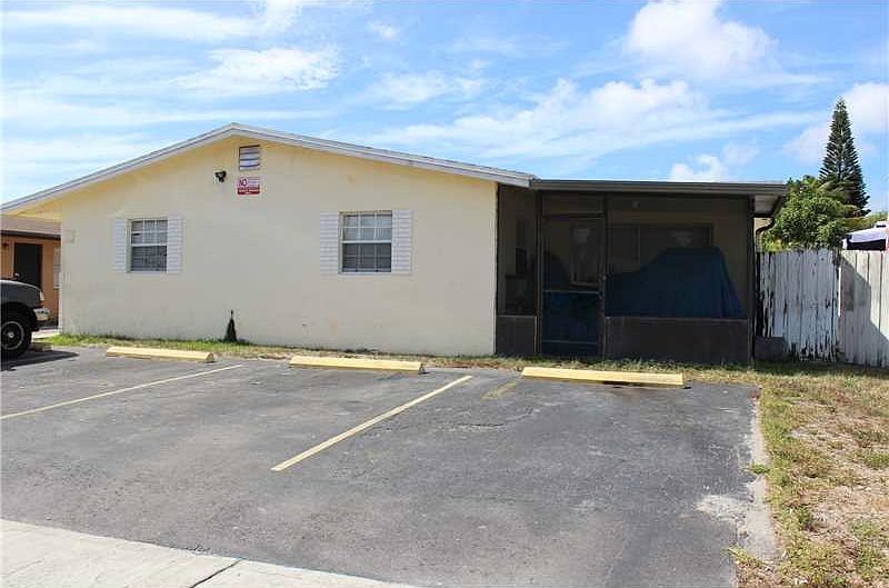 1st image of 308 NE 44th St
