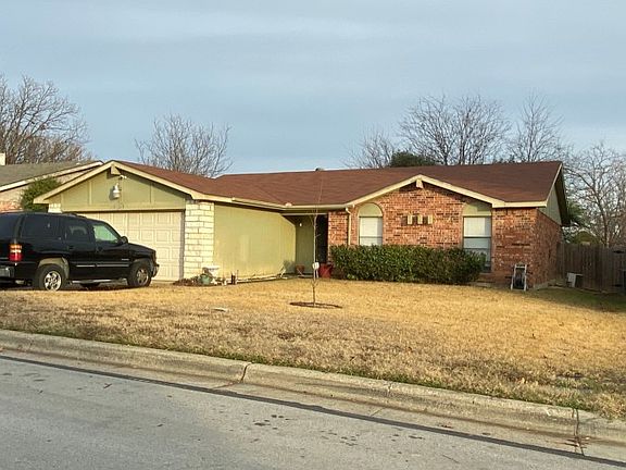 2nd image of 2223 Newbury Dr