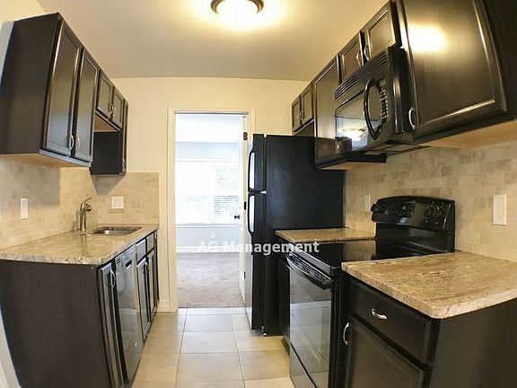 4th image of 10701 Albany Ave
