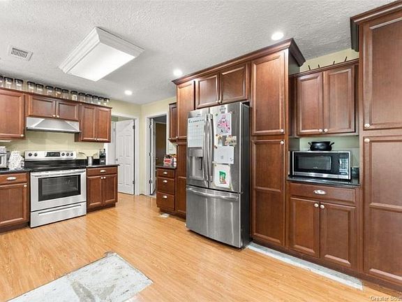 5th image of 1114 Crawford Dr