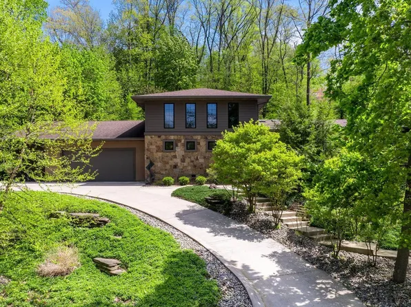 1166 Ridgedale Rd, South Bend, IN 46614