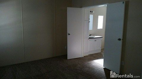 2nd image of 1000 Lucy Ln