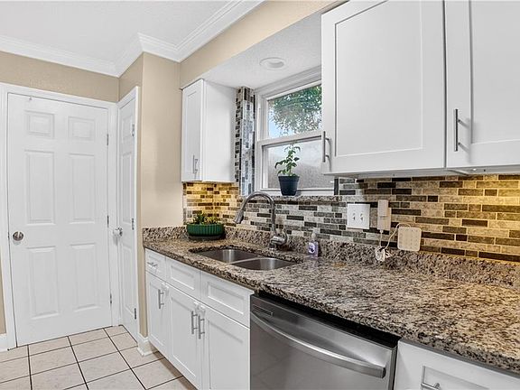 5th image of 3300 Mount Laurel Dr