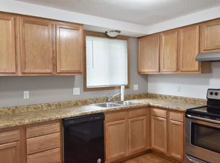 890 33rd Ave APT A, Marion, IA 52302