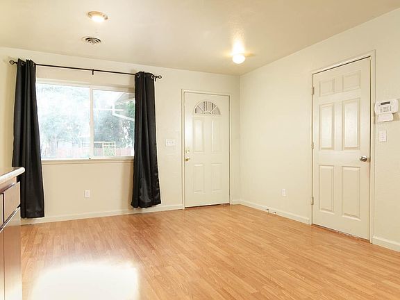 4th image of 707 Kiley Ave