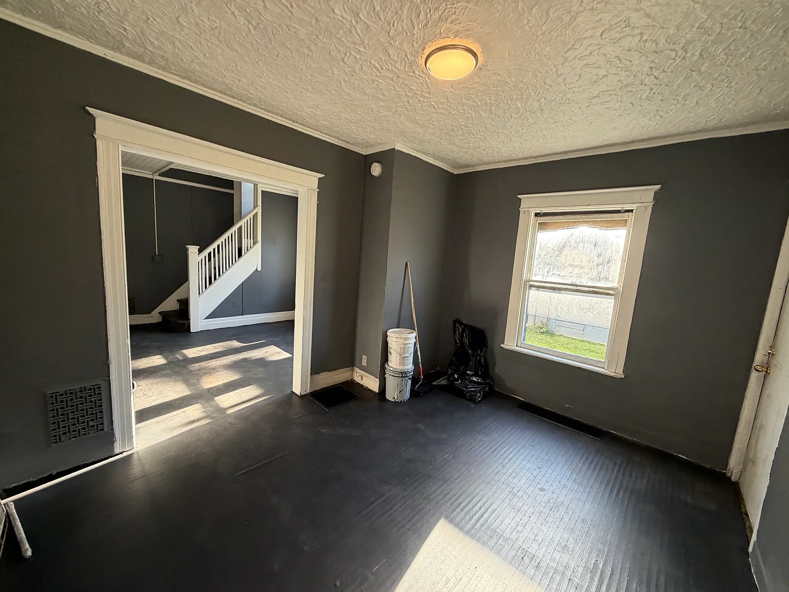 3 bed, $1,000 — Photo 2