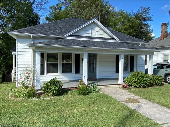 643 Willow St, Mount Airy, NC 27030