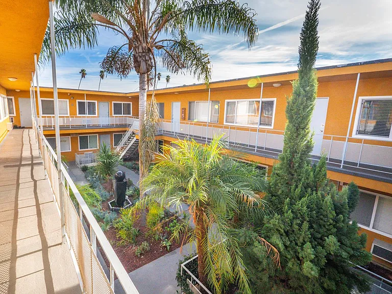 1166 S. Crenshaw Blvd — Photo 21