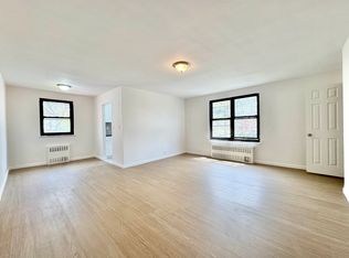 19672 69th Ave #2, Fresh Meadows, NY 11365