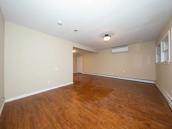 5th image of 312 Forest Ave