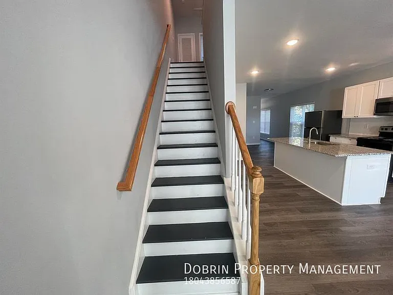 2053 Moore St — Photo 7