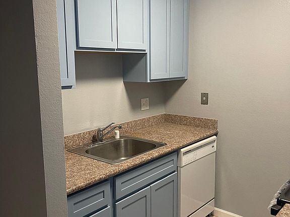 3rd image of 1126 Cherry Ave APT 44