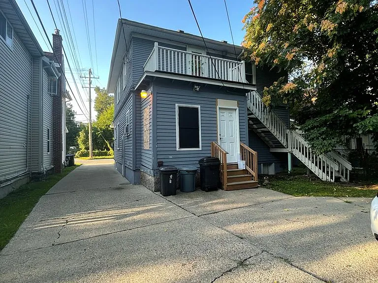 416 Pearl St — Photo 20