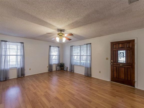 5th image of 108 Windsong Ct