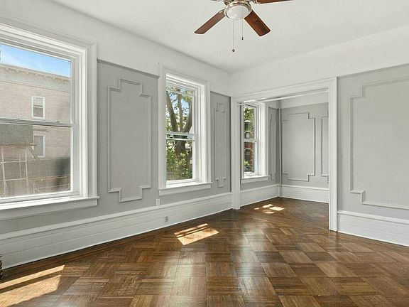 3rd image of 253 Windsor Pl #2