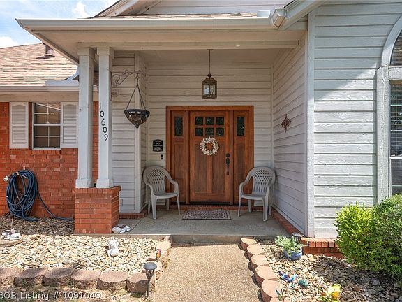 5th image of 10609 Jenny Lind Rd
