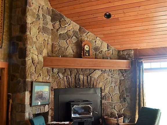 5th image of 60 Valley Dr
