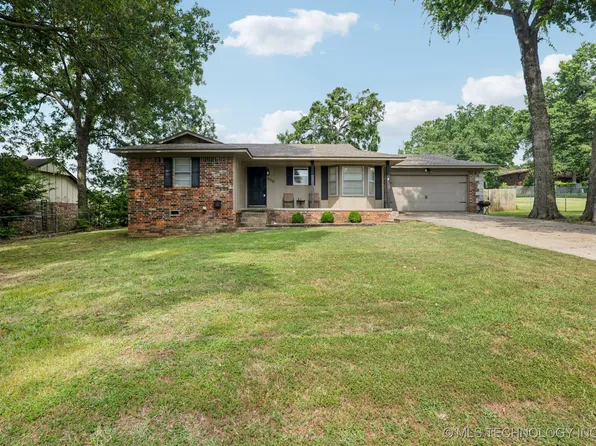 906 S Owens Ave, Tahlequah, OK 74464