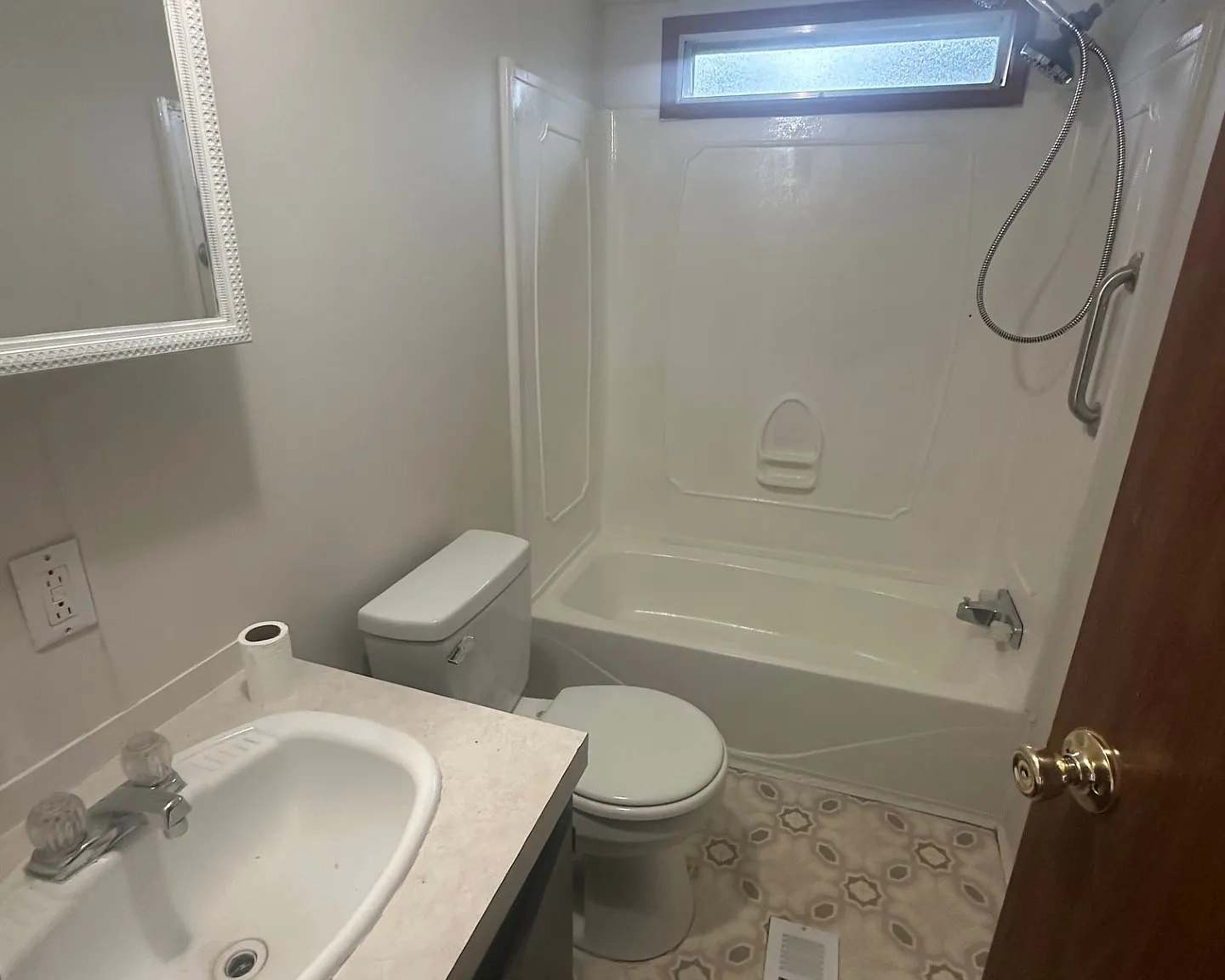 2 bed, 900 sqft, $1,250 — Photo 4