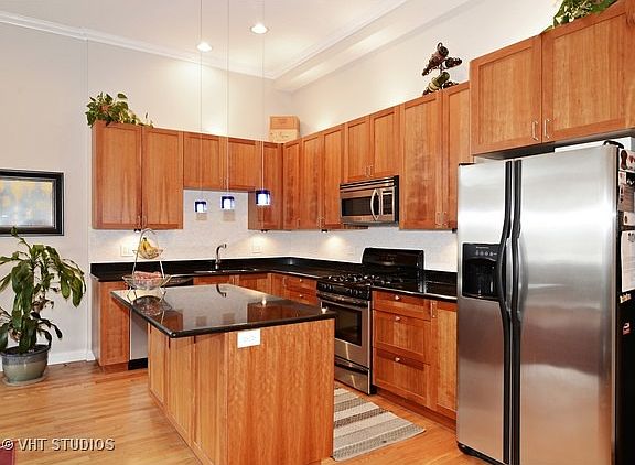 4th image of 2156 N Damen Ave
