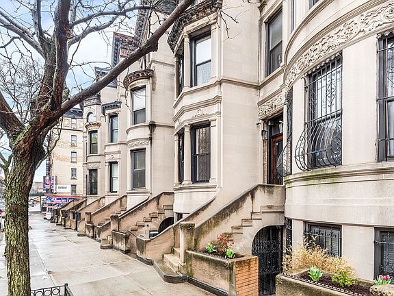 3rd image of 946 Saint Nicholas Ave #123