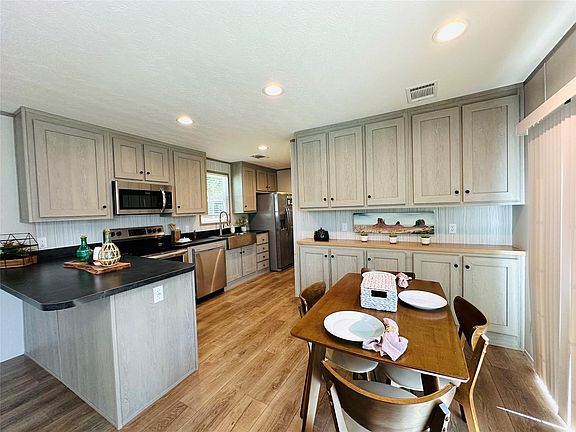 4th image of 25247 Twin Oaks Dr
