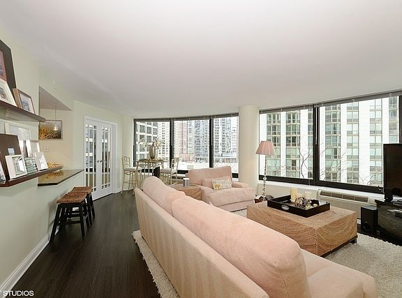 4th image of 155 N Harbor Dr APT 504