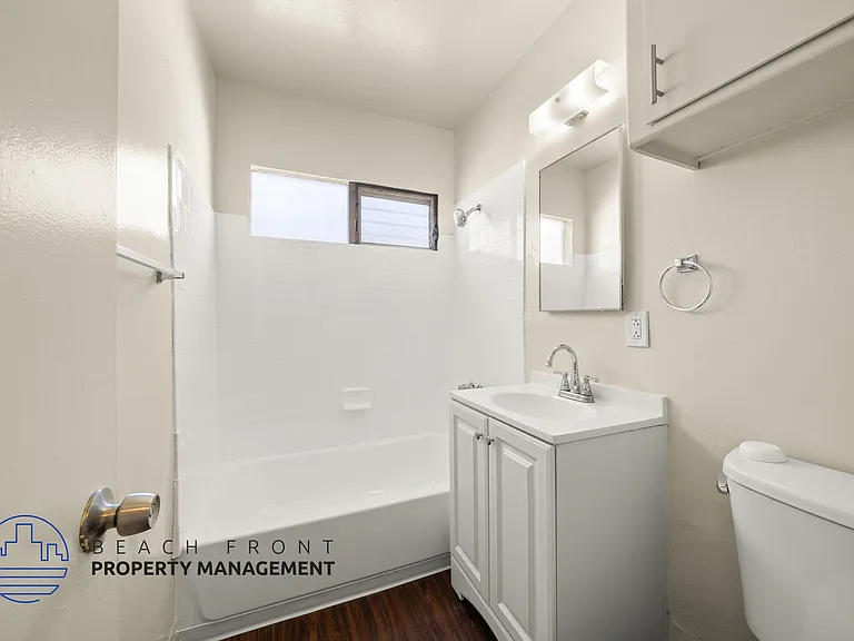 1818 W El Segundo Blvd — Photo 23