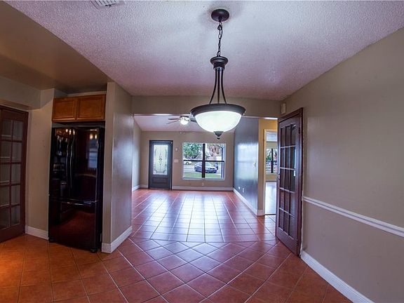5th image of 106 Hollyhock Cir
