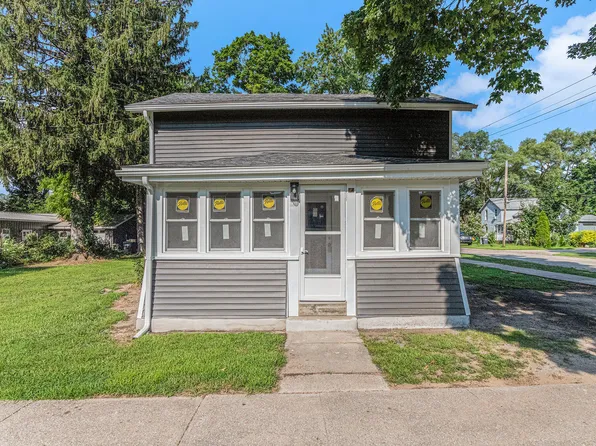 102 Mary St, Hartford, MI 49057