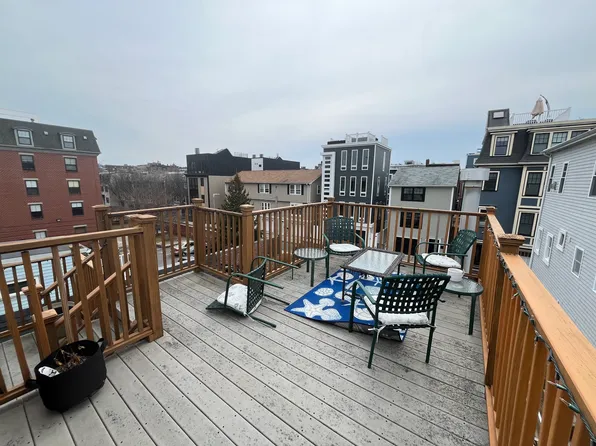 219 W 2nd St #2, Boston, MA 02127