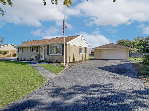 8219 S 82nd Ct, Justice, IL 60458