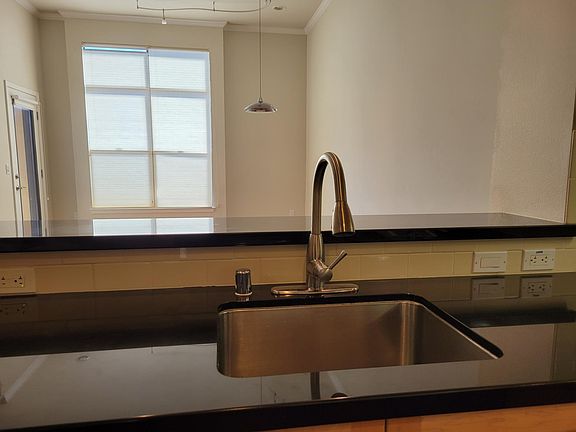 2nd image of 1001 Laurel St Unit 302