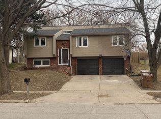 6000 Queens Dr, Lincoln, NE 68516