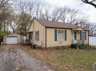 222 W 5th St, Lyndon, KS 66451