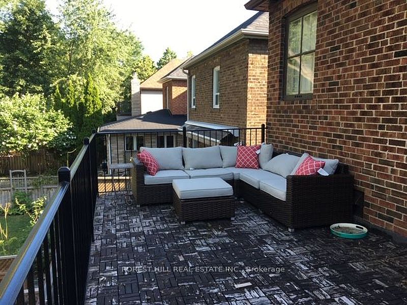 Toronto House for rent - 4 Bedrooms — photo 11