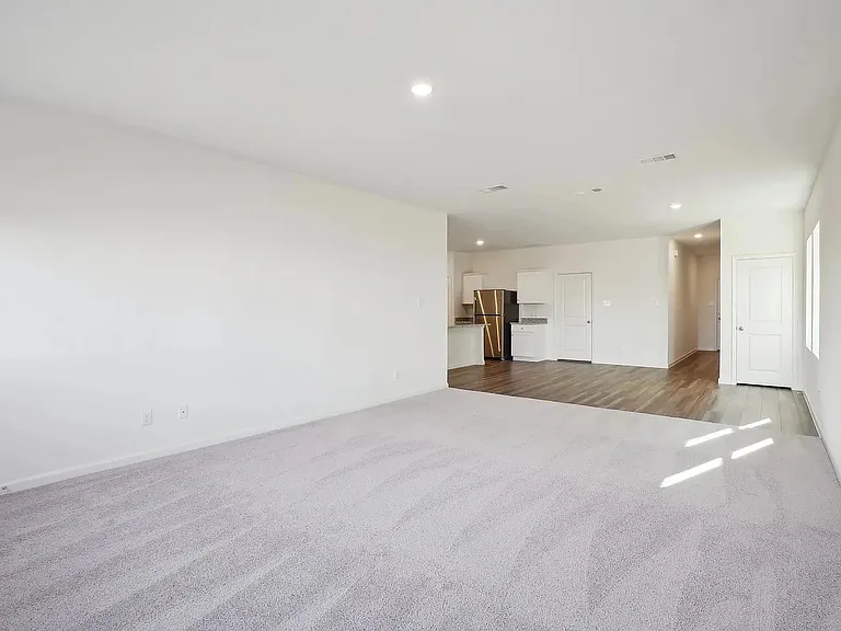 2200 Meadow Park Dr — Photo 9