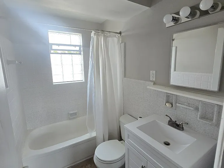4720 Ridge Ave #6 — Photo 5
