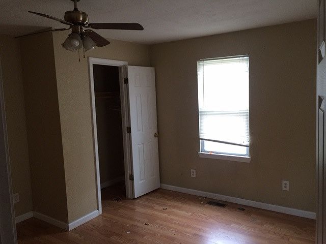 2nd image of 1800 Gordon St