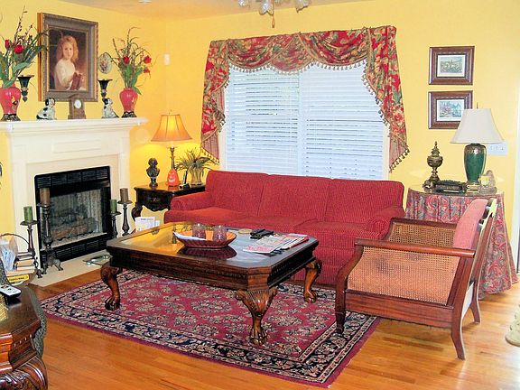 LIVING ROOM WITH FIREPLACE